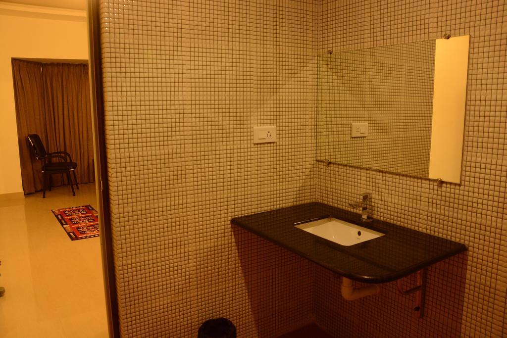King Paradise Hotel Tiruchirappalli Kültér fotó