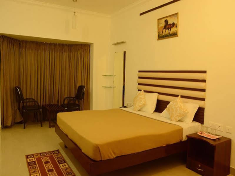 King Paradise Hotel Tiruchirappalli Kültér fotó